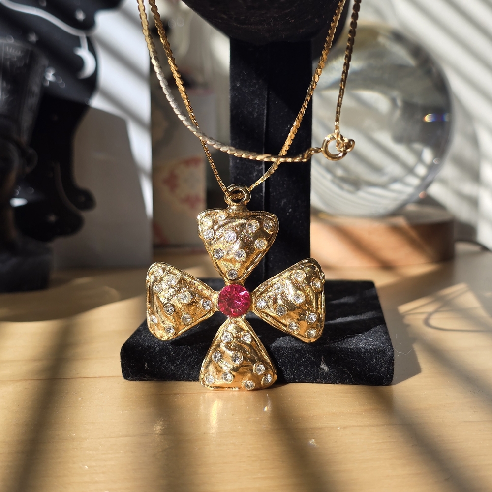 Vintage Gold-Tone Cross Pendant Necklace with Pink Center Stone
